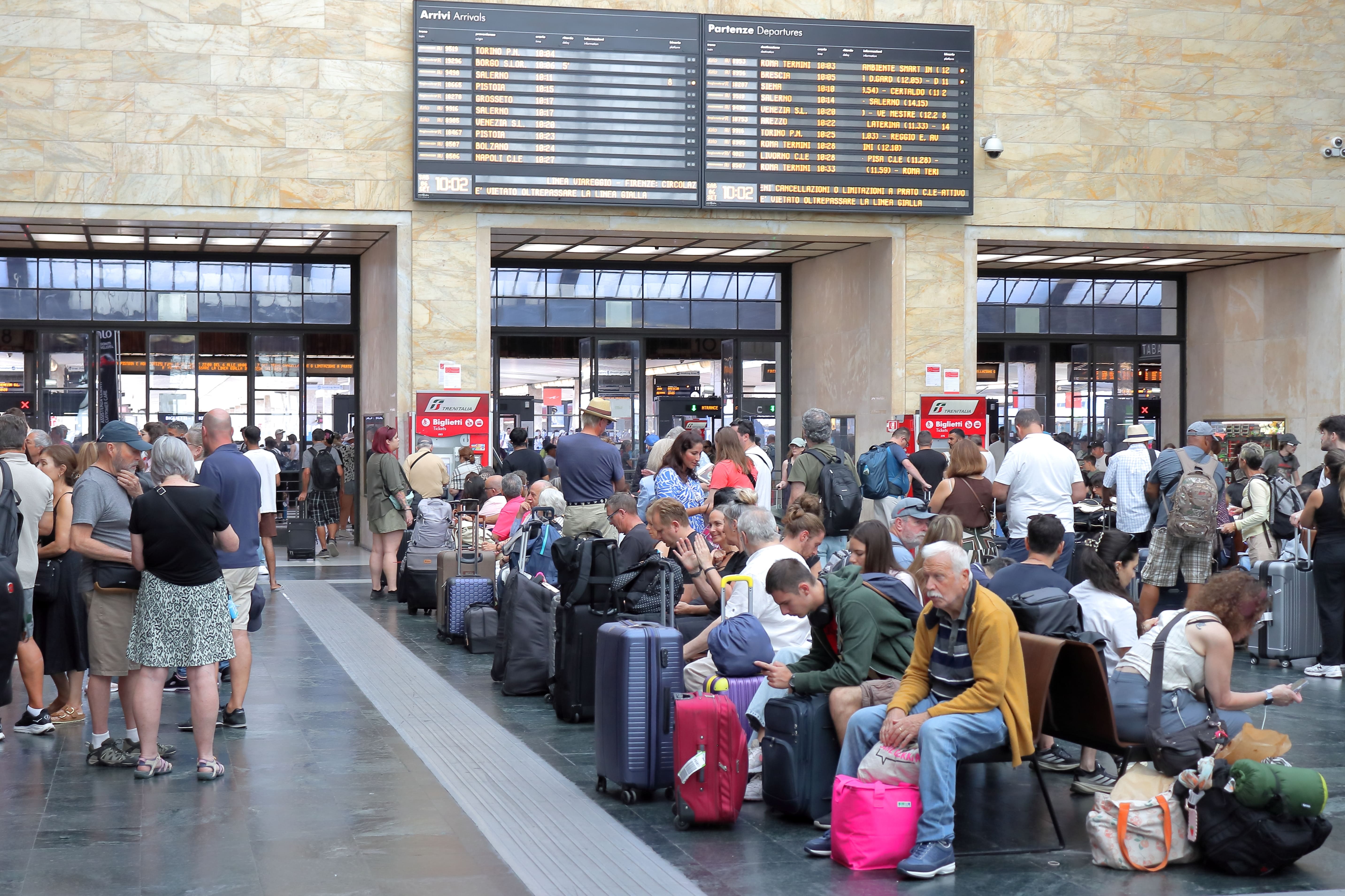 Europe Flight Chaos: 1,475 Delays and 172 Cancellations Leave Thousands Stranded
